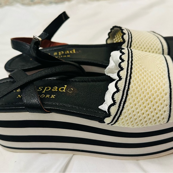 KATE SPADE HIGHRISE SPADE BLACK OPTIC WHITE KNIT RUNWAY PLATFORM SIZE 11-$158 - Picture 3 of 3